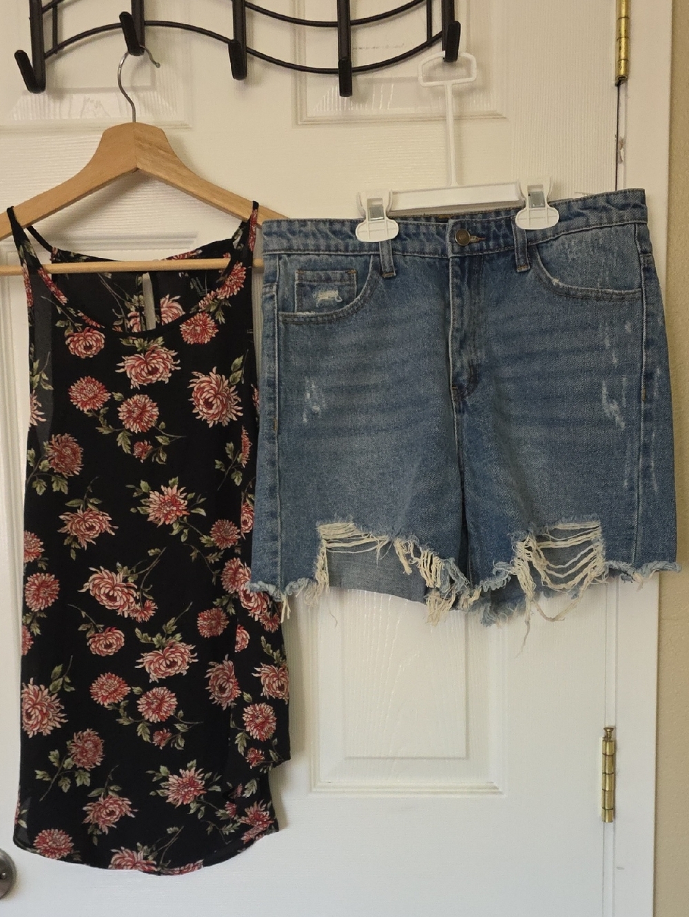 Floral Tank Top & Frayed Shorts Outfit